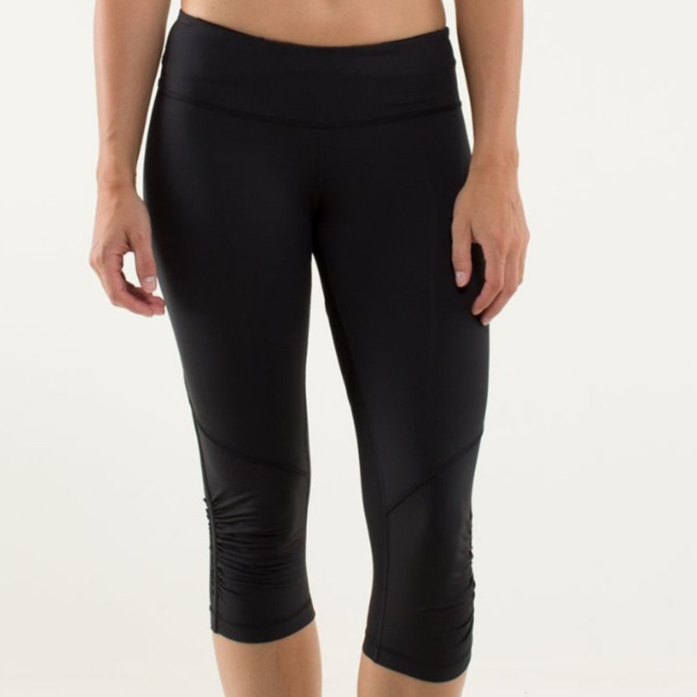 lululemon black cropped leggings